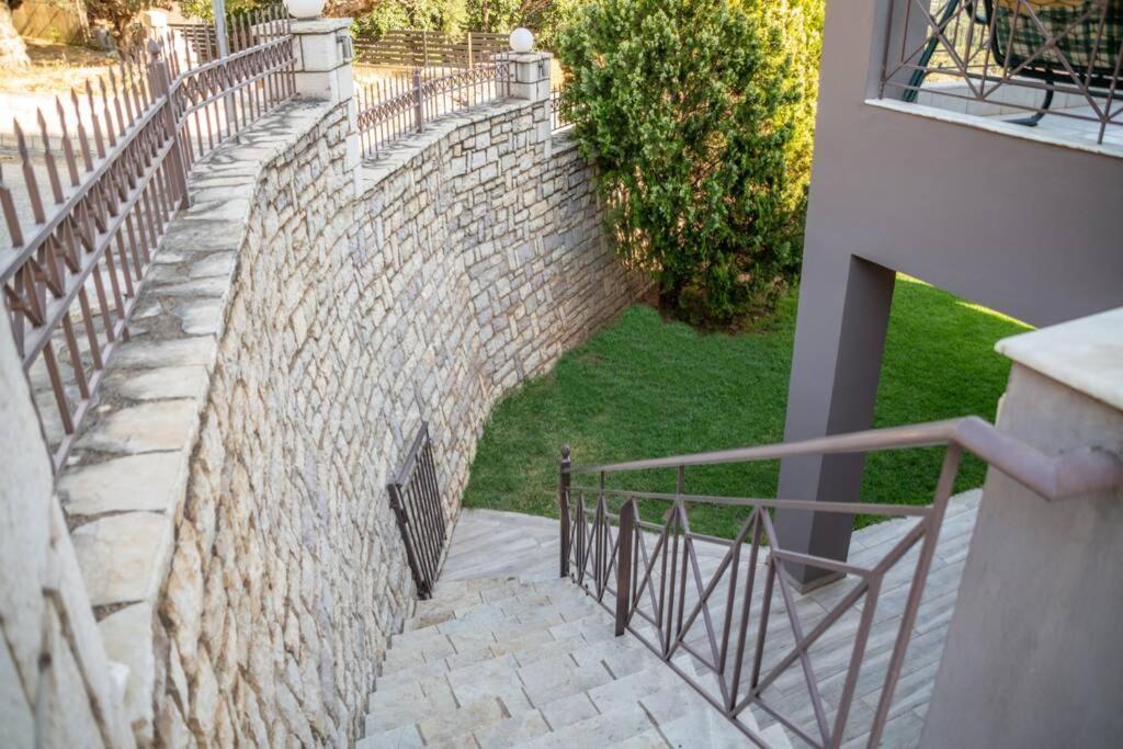 Akrivi'S House In Kalamata Exterior photo